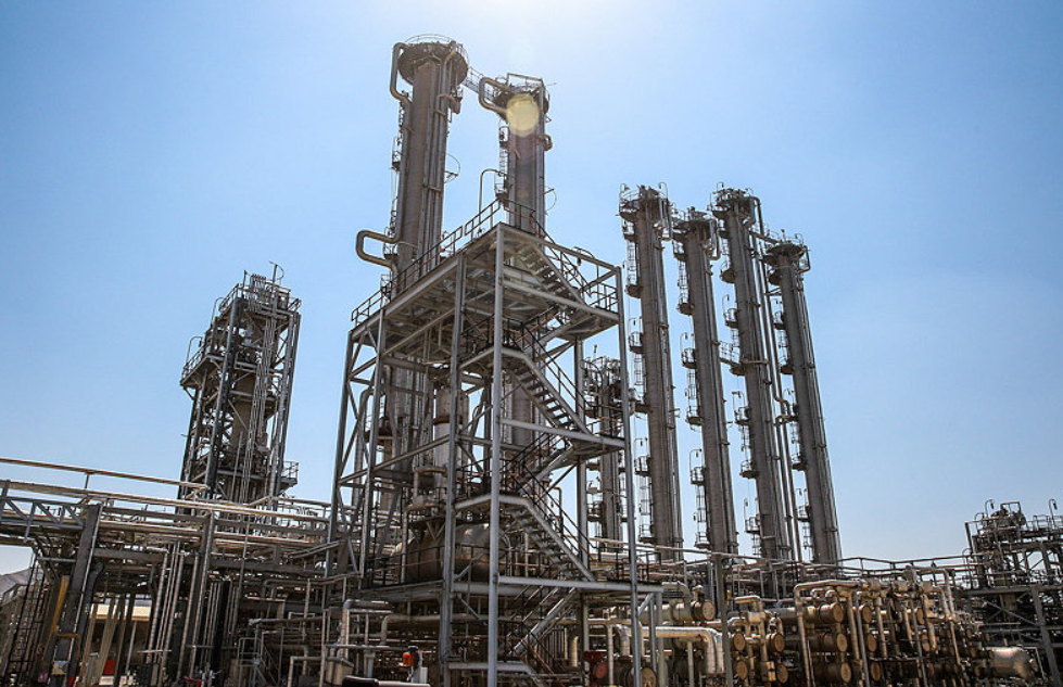 Завод по производству тяжёлой воды в Канаде, который производит этот ресурс для реакторов типа CANDU.