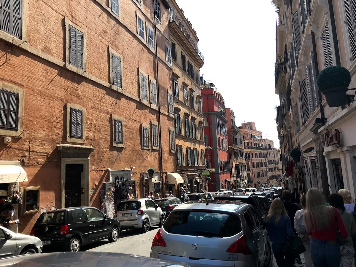 Дорога к Испанской лестнице