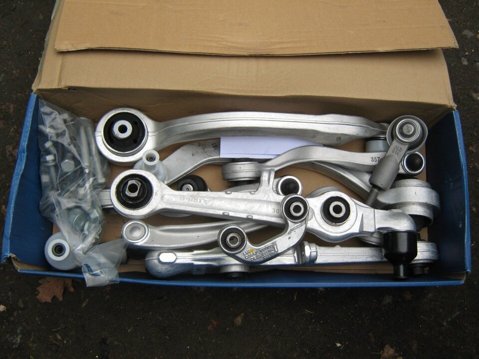 Поменял все ШРУСы, колеса и подвеску, но при разгоне машину все равно ...