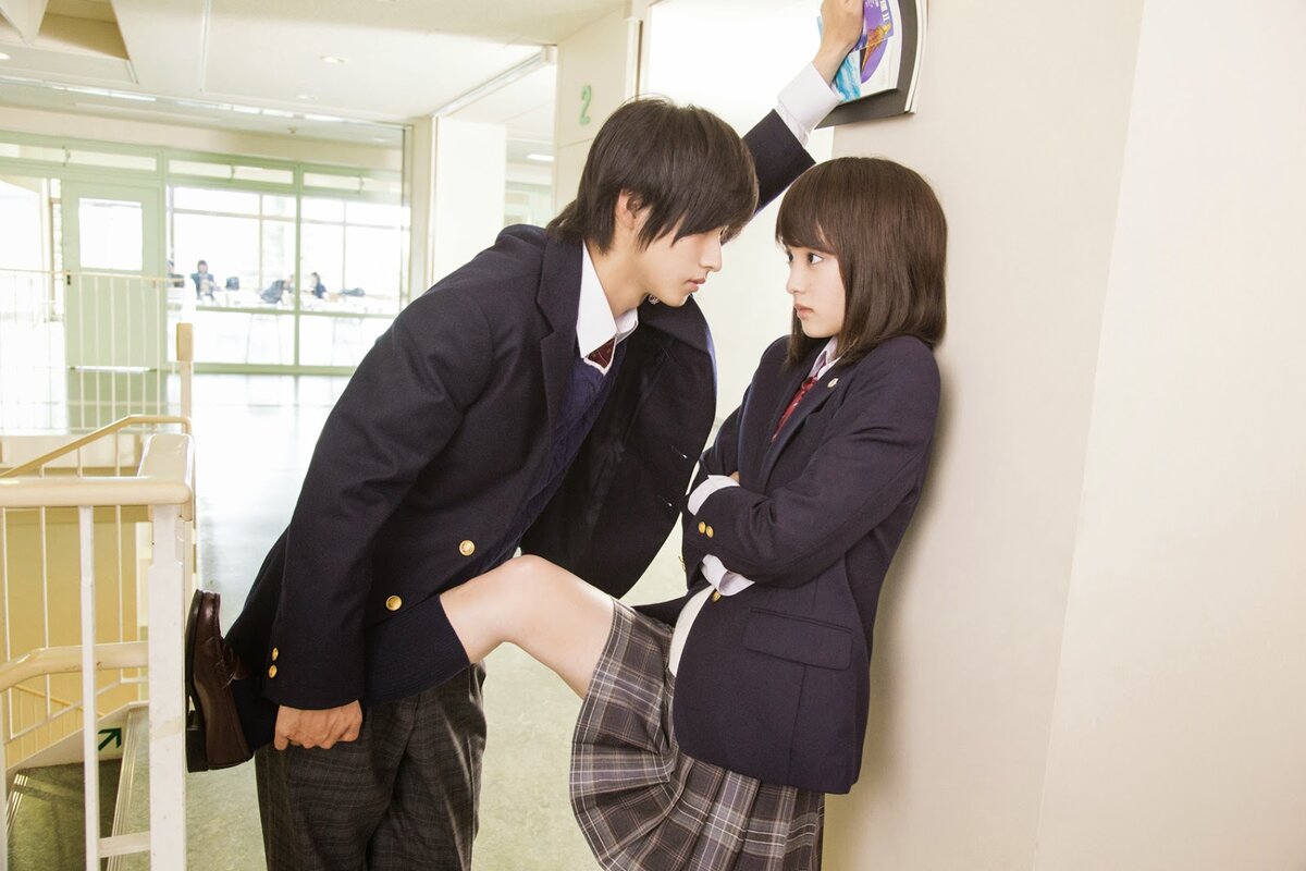 Тот самый, зацепивший меня горячий кадр из дорамы "Соседи по комнате" (2014, Япония). Фотография взята из открытых источников.