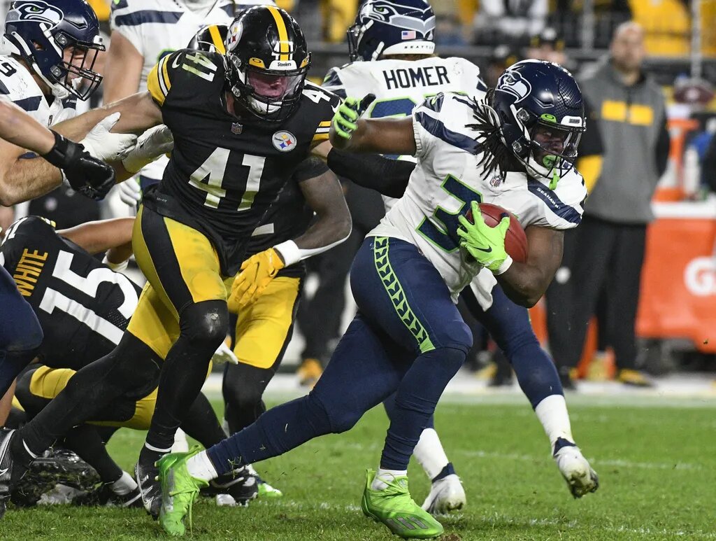 Seahawks DE Darrell Taylor's CT scans come back 'clear,' Pete Carroll says