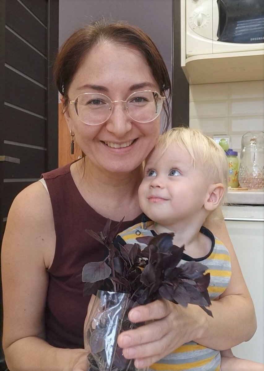 Мама и малыш понимают друг друга по взгляду.