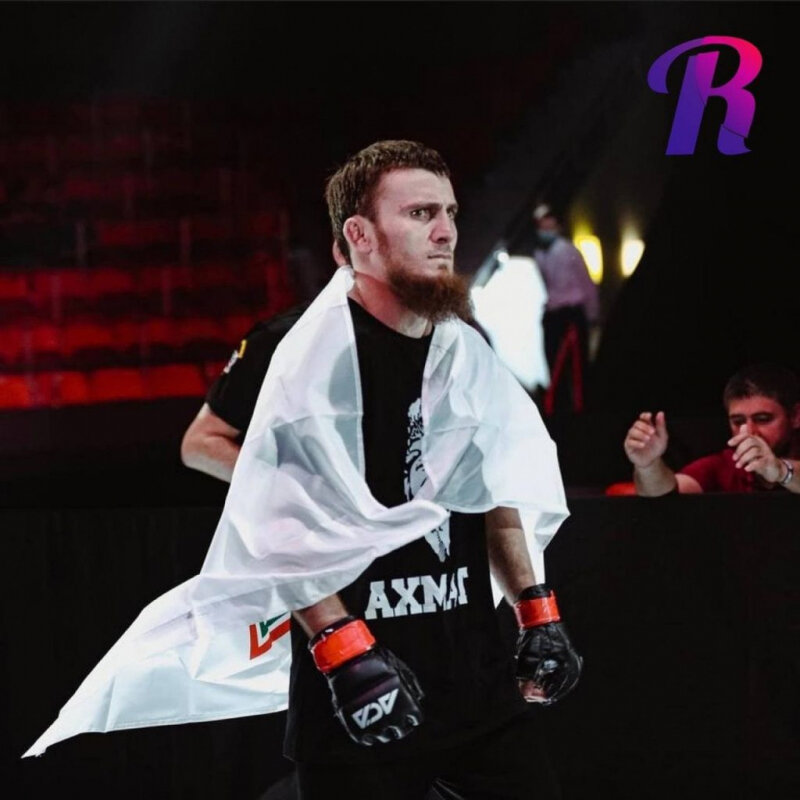 Боец ММА из Чечни арестован по делу о наркотикахДАННОЕ СООБЩЕНИЕ (МАТЕРИАЛ) СОЗДАНО И (ИЛИ) РАСПРОСТРАНЕНО ИНОСТРАННЫМ СРЕДСТВОМ МАССОВОЙ ИНФОРМАЦИИ, ВЫПОЛНЯЮЩИМ ФУНКЦИИ ИНОСТРАННОГО АГЕНТА, И (ИЛИ) РОССИЙСКИМ ЮРИДИЧЕСКИМ ЛИЦОМ, ВЫПОЛНЯЮЩИМ ФУНКЦИИ ИНОСТРАННОГО АГЕНТА.Суд в Москве постановил заключить под стражу до 6 января бывшего чемпиона лиги World Fighting Championship Akhmat, уроженца Чечни Салмана Жамалдаева. Спортсмену грозит 10 лет тюрьмы по статье о незаконном обороте наркотиков.Кунцевский суд Москвы до 6 января арестовал бойца MMA Салмана Жамалдаева, сообщила пресс-служба суда. "Постановлением Кунцевского районного суда Москвы Жамалдаеву Салману Сейселимовичу избрана мера пресечения в виде заключения под стражу на срок один месяц и 30 суток, до 6 января", Арестованный в Москве Салман Жамалдаев - уроженец Чечни, чемпион мира по шутбоксингу, чемпион России по панкратиону, чемпион Юга России по грэпплингу. Кроме того, он является бывшим чемпионом лиги World Fighting Championship Akhmat и Absolute Championship Berkut в полулегком весе. Жамалдаев - мастер спорта по вольной и греко-римской борьбе. На счету борца 22 боя, 20 из них он выиграл, сообщил сегодня ТАСС.Решение об аресте вынесено 8 ноября. Дело возбуждено по статье о незаконном обороте наркотиков, сообщается в электронной картотеке на сайте московских судов общей юрисдикции. По этой статье Жамалдаеву грозит до 10 лет заключения.Ранее "Кавказский узел" писал, что в июне в Махачкале был арестован боец ММА Ислам Вагабов. Он находился в розыске по делу об избиении племянника бывшего президента Дагестана Муху