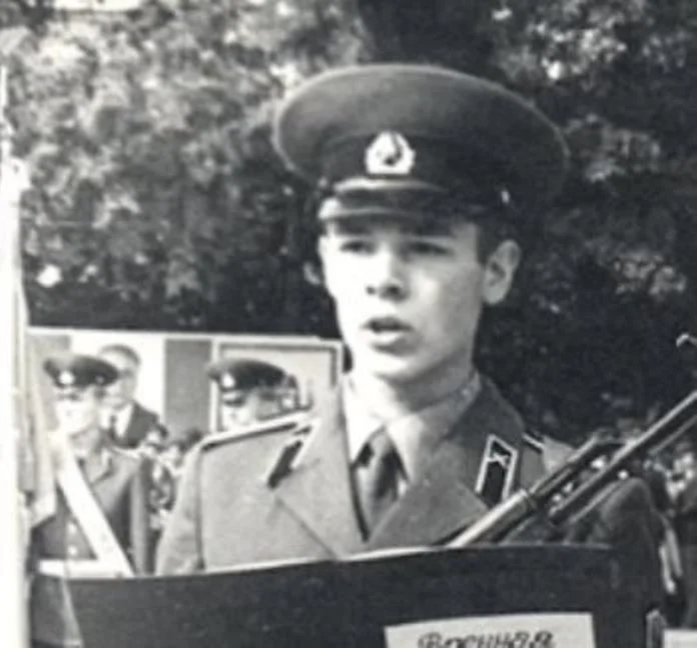 Песнями Вадима Казаченко в лихие 90-е заслушивалась вся страна. А на дискотеках в ту пору его песни были гвоздем программы. Вадим Казаченко родился 13 июля 1963 года в городе Полтава.-2