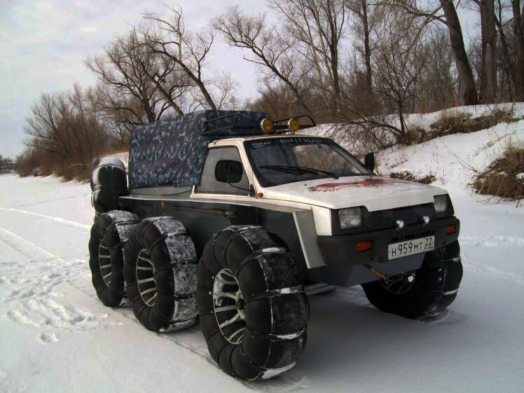 Шикарный вездеход-болотоход