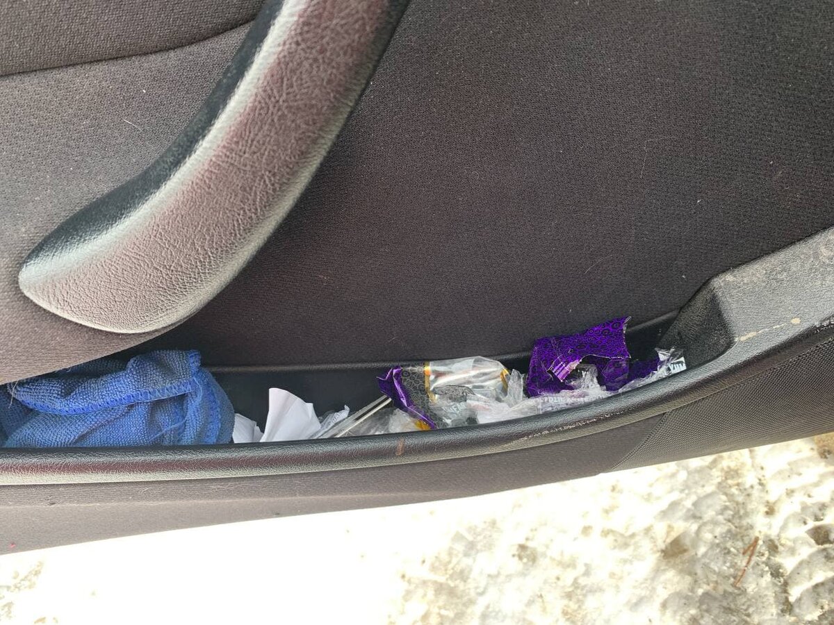 Водительская дверь.