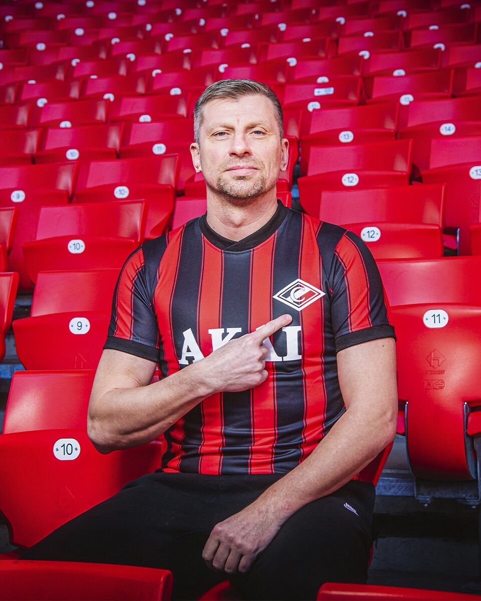 Александр Ширко в легендарной черно-красной