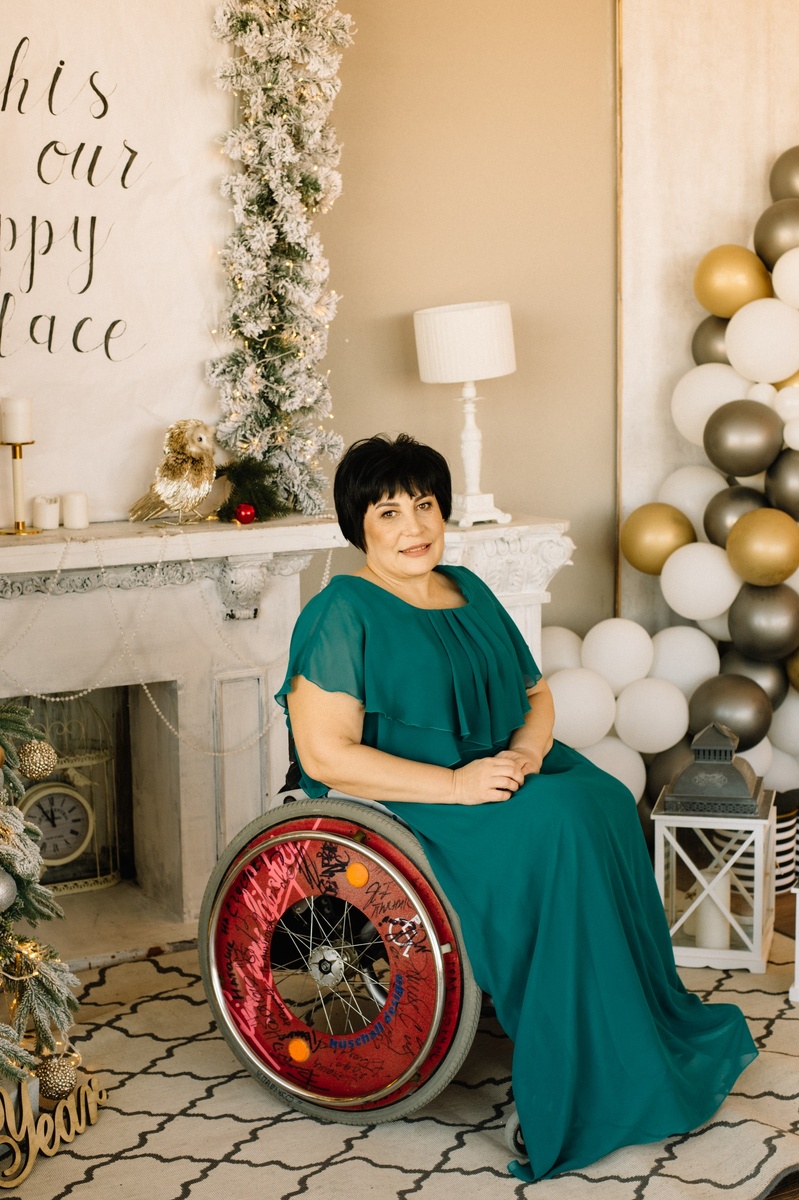 Инвалидная коляска. Это страшно звучит, но я настолько хочу жить, что в ней я стала самостоятельная и независимая!