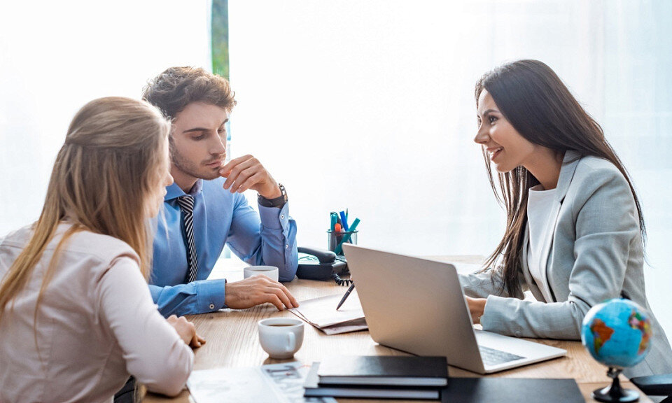 Фото онлайн сервиса по поиску работы HeadHunter