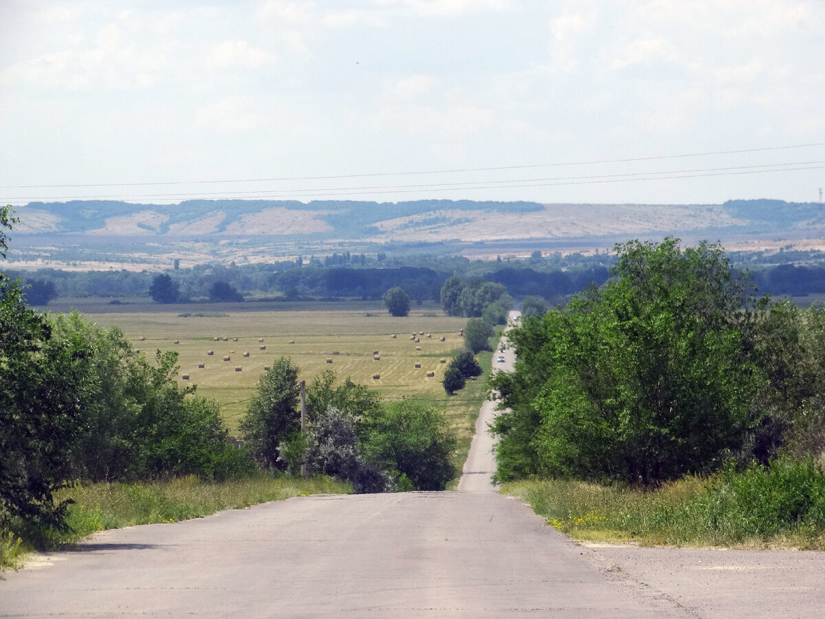 Холмы на заднем плане - это уже правый берег Дона