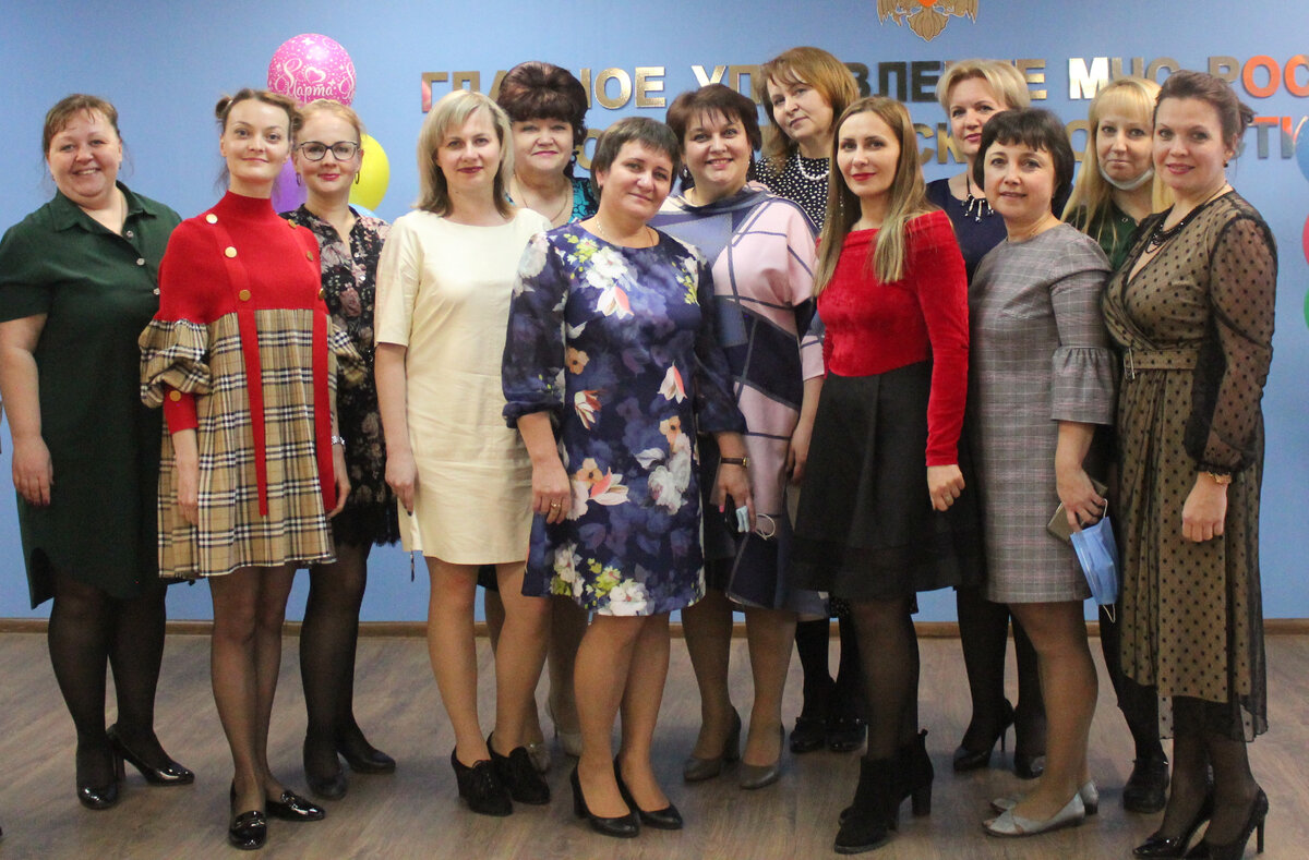 #ДеньФинансиста  
🎂Главное управление МЧС России по Костромской области поздравляет финансистов с профессиональным праздником
 
🇷🇺День финансиста празднуют в Российской Федерации 8 сентября. Именно в этот день в 1802 году Александром I было основано Министерство финансов Российской империи.

✅🚒Финансовое подразделение – это незаменимая часть любой организации. Ни одно мероприятие, осуществляемое сотрудниками Главного управления МЧС России по Костромской области в рамках своей деятельности, не проходит без участия работников финансово-экономической службы.
 
👮‍♀🏬Сегодня в финансово-экономической службе Главного управления МЧС по Костромской области работают высококвалифицированные специалисты. Это позволяет оперативно справляться с любыми, самыми сложными проблемами и задачами, максимально облегчает процесс принятия решений.
 
🎉Поздравляем наших коллег из финансовой службы с их профессиональным праздником и желаем им успехов в работе, крепкого здоровья и семейного благополучия!

#МЧС #МЧСРоссии #МЧС44 #МЧСКострома, #ДевушкиМЧС,  #ДеньКалендаря, #Финансист