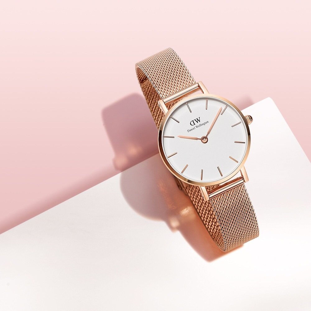 Đồng hồ DW vàng hồng Rose Gold nổi bật 