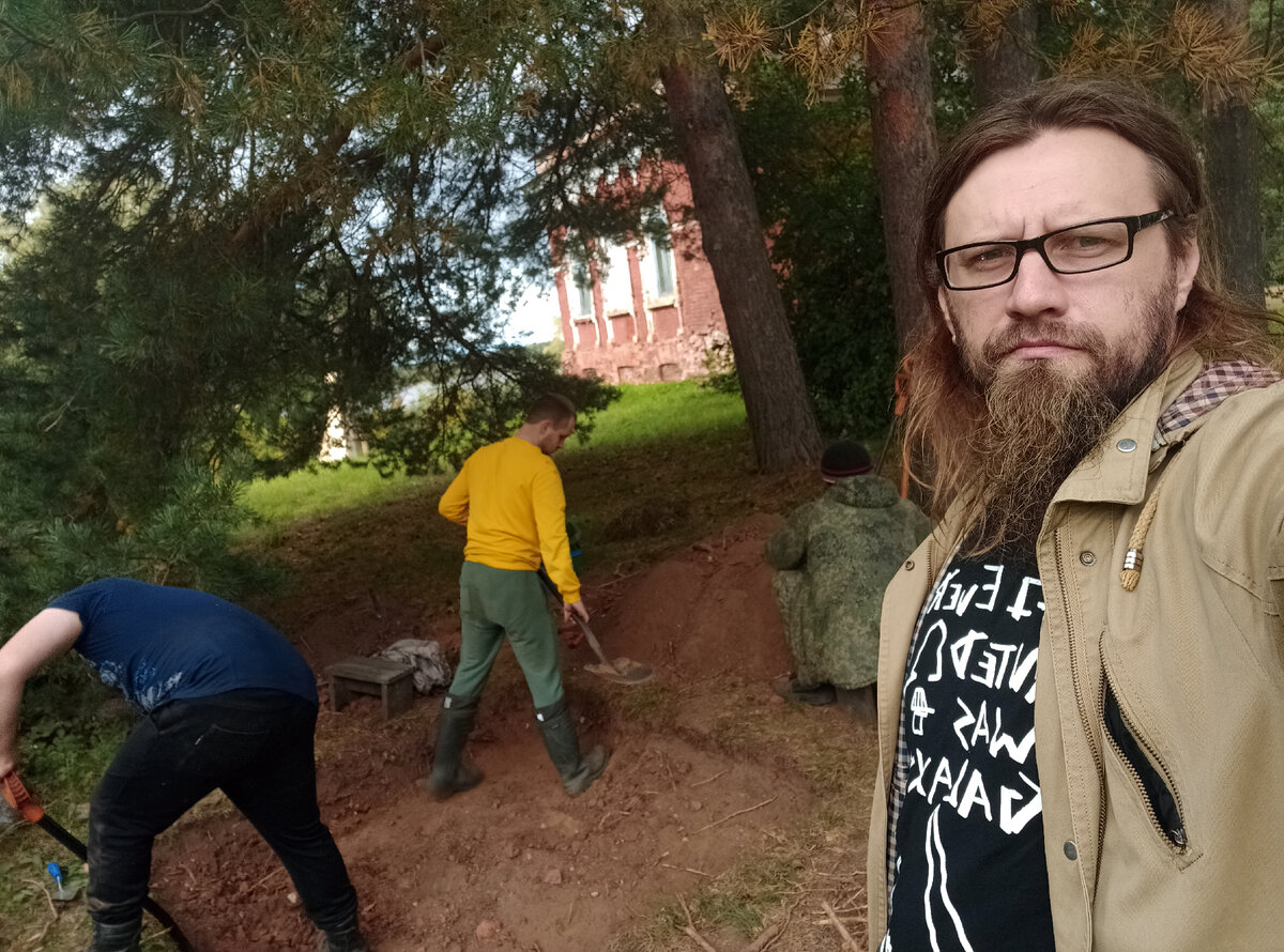 Суровый я на фоне суровых копателей