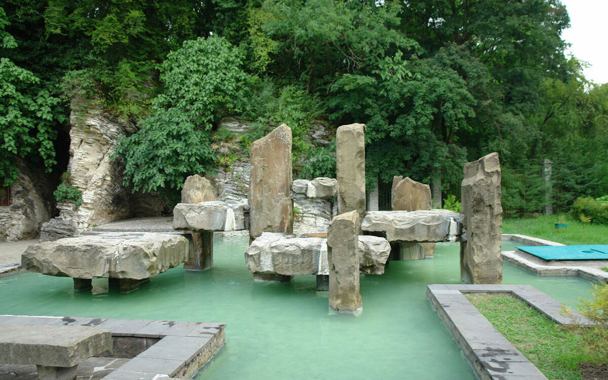 Мацеста сочи термальные источники. Мацеста минеральные источники. Мацестинские термальные источники сочи. Лечебные источники сочинский курорт. Источник мацеста сочи.