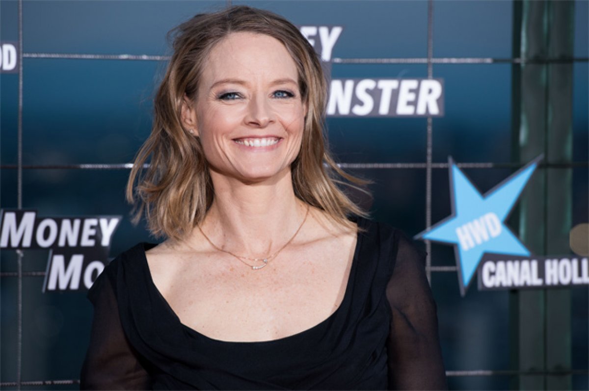    Джоди Фостер.