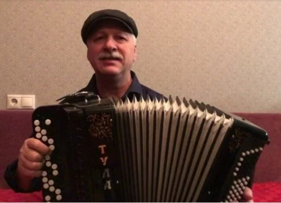 Гармонист и куплетист, весельчак Николай Зубрилин