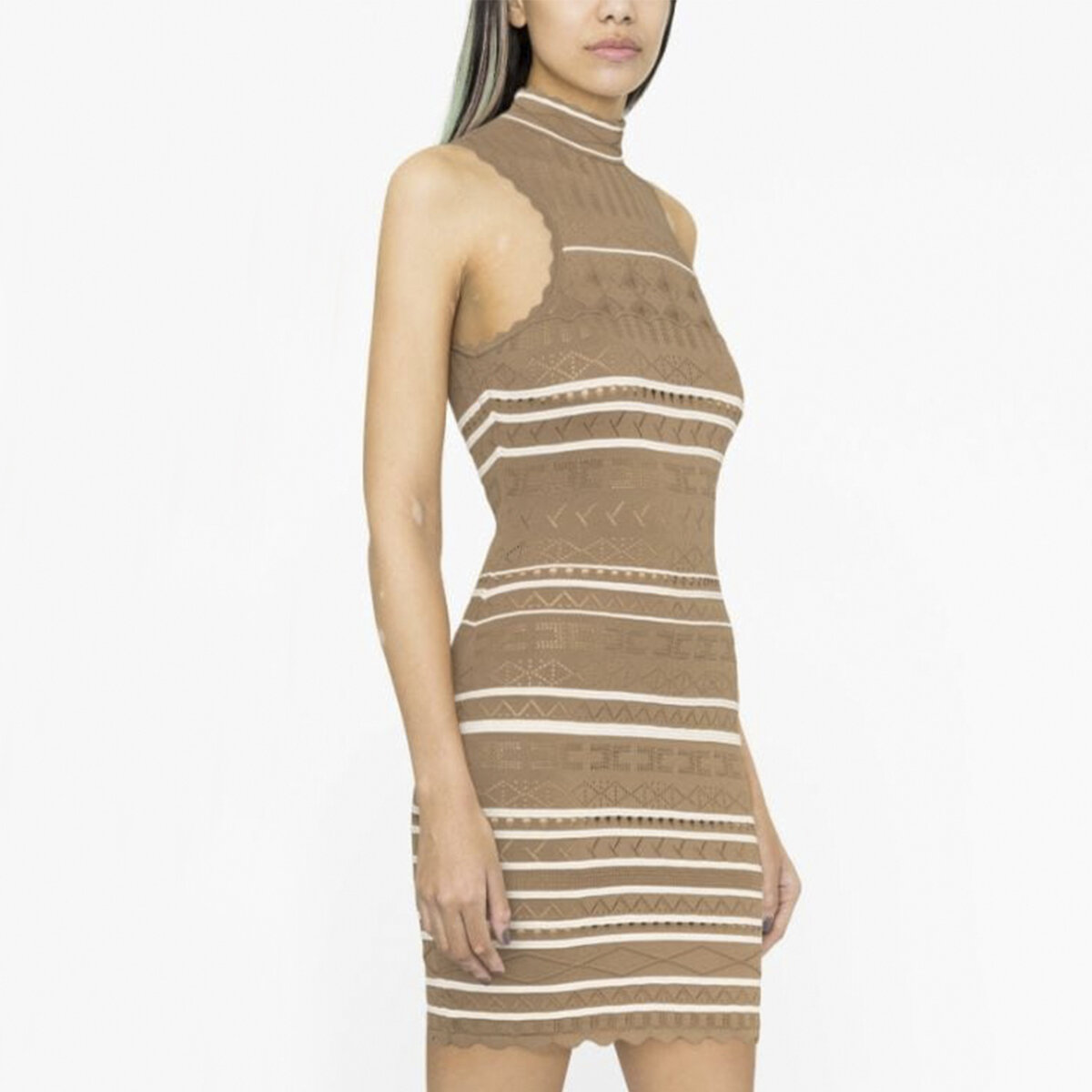 Фото взяты с интернет-магазина https://www.farfetch.com/