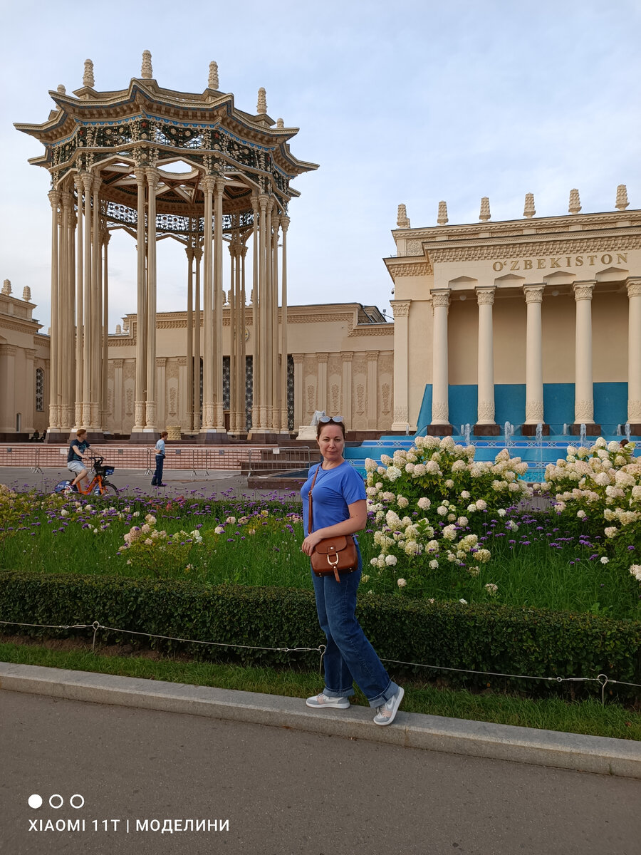 Это я на ВДНХ среди гортензий 😍