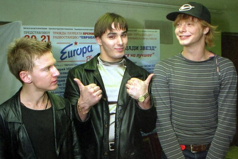     «25 лет без Игорёчка»: Андрей Григорьев-Апполонов показал редкие архивные фото «Иванушек» с Игорем Сориным