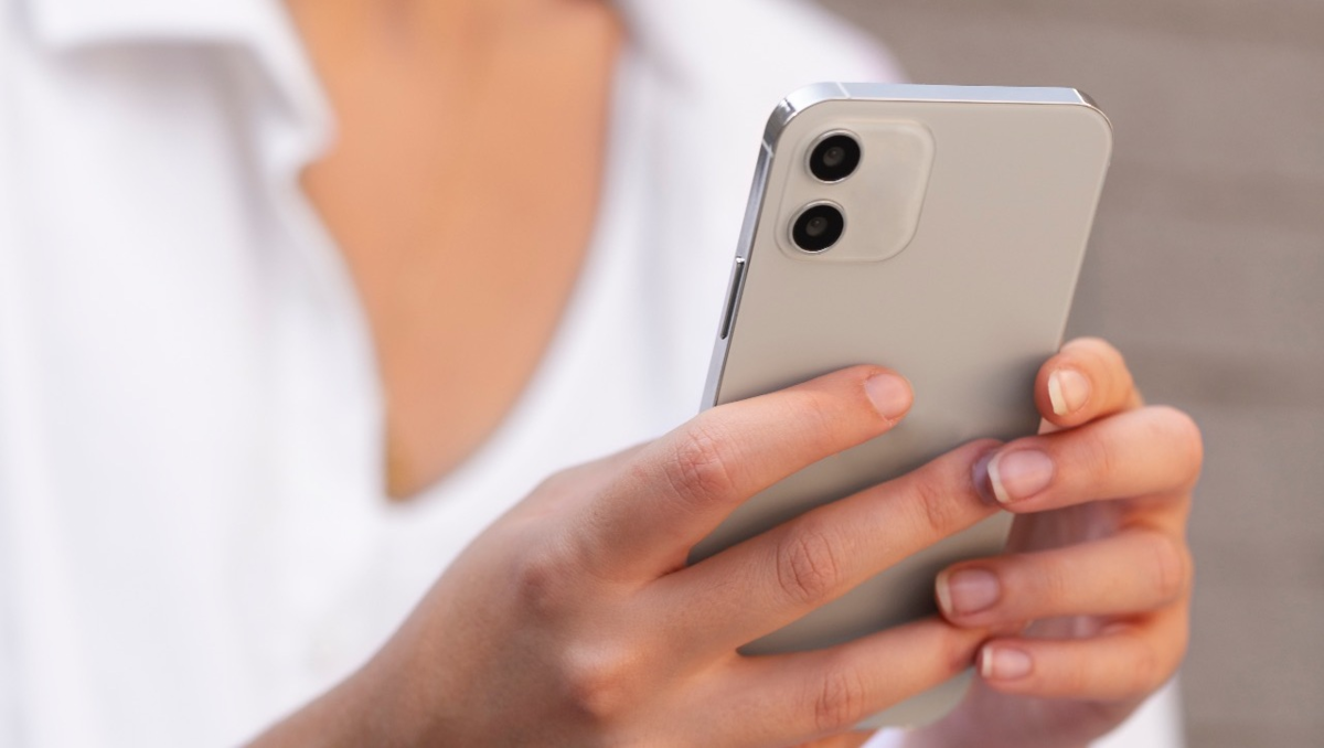 Медикам в России запрещают пользоваться iPhone. А в Красноярске?