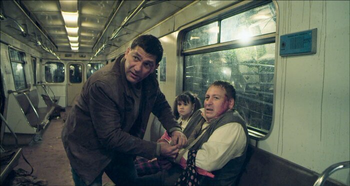 Кадр из фильма "Метро", реж. Антон Мегердичев, 2013 год