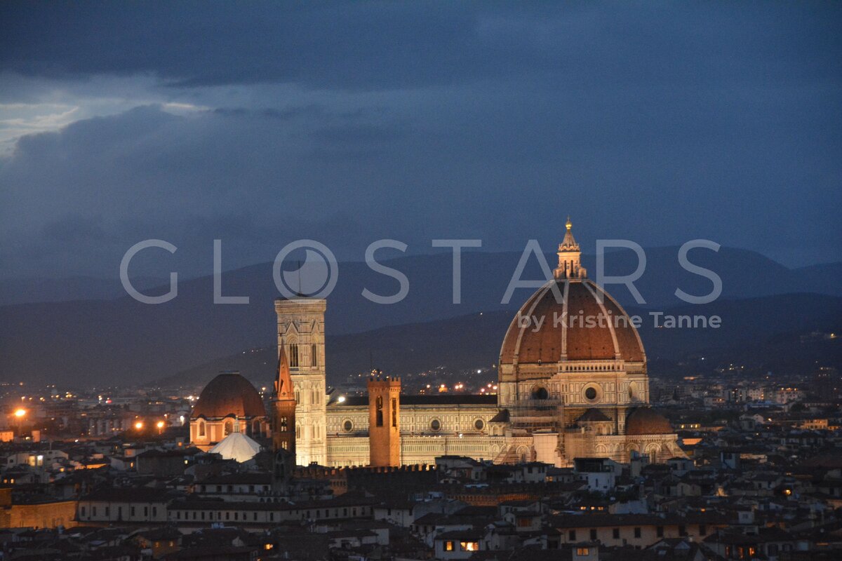 Фото от победителя конкурса Glostars - Kristine Tanne. Ночное фото собора Santa Maria Del Fiore. 