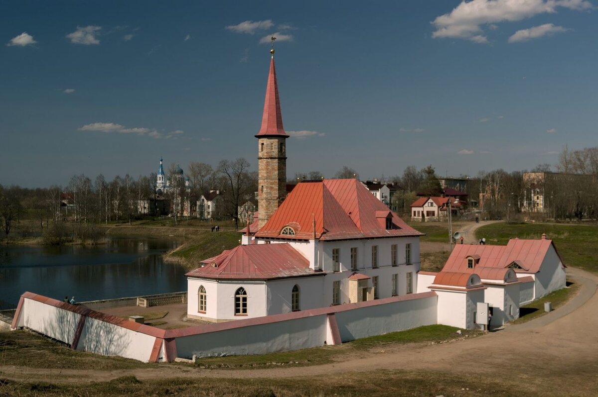 Приоратский дворец в гатчине фото внутри и снаружи