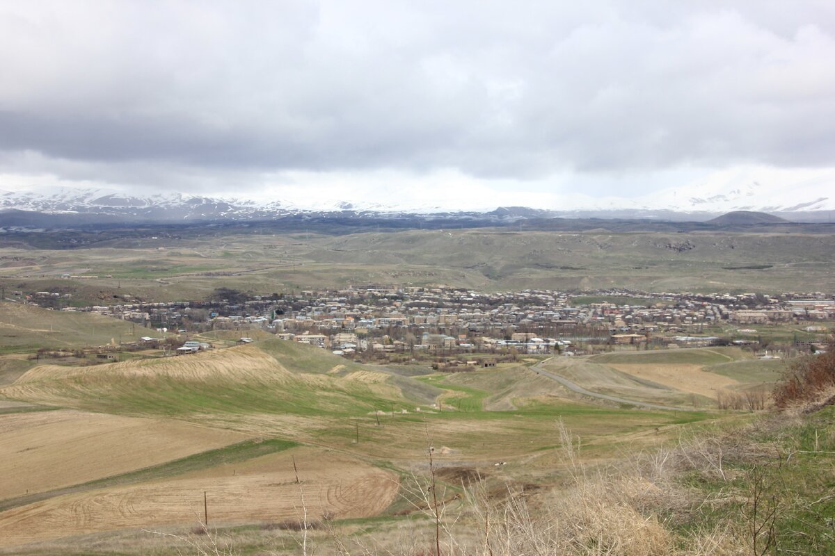 Город Сисиан как на ладони.