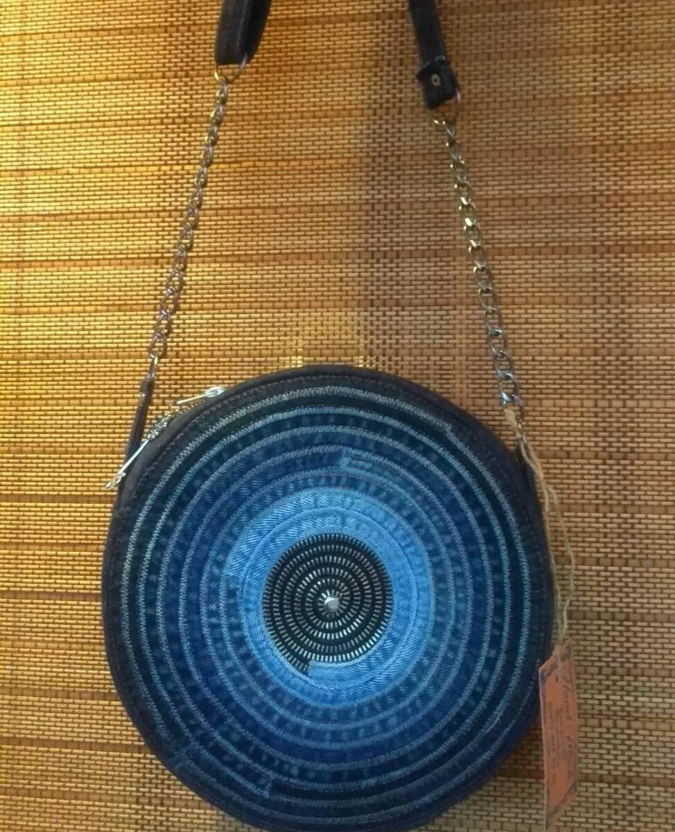 @facebook.com/groups/Dzhinsovyy.krugovorot/работа Валентины Скворцовой