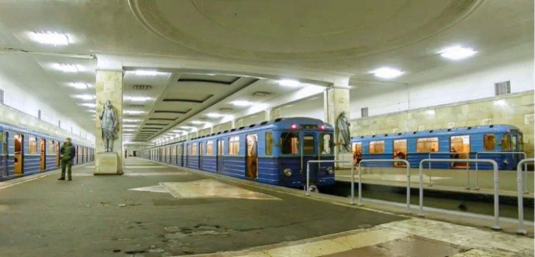 Метропоезда ЕЖ-3 на станции Партизанская. Источник: Metro-Photo.ru