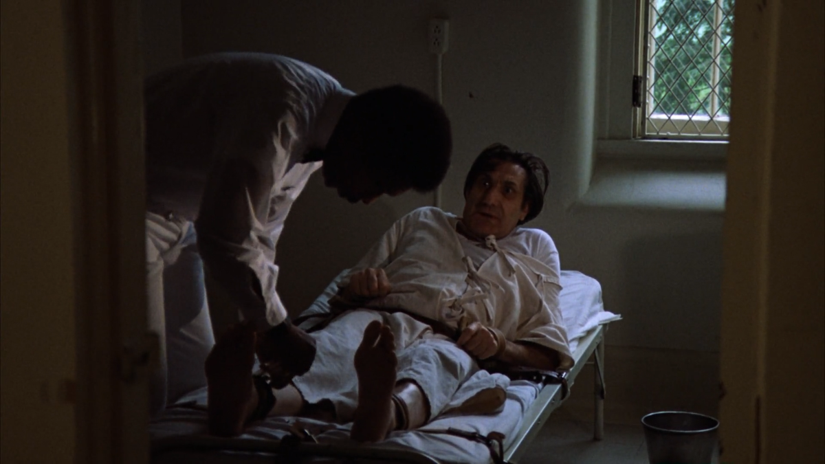 Прикованный к кровати в моем отделении был только один