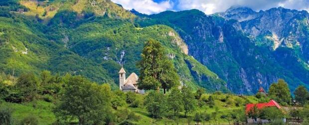 Селение Тет в горах на севере Албании.
