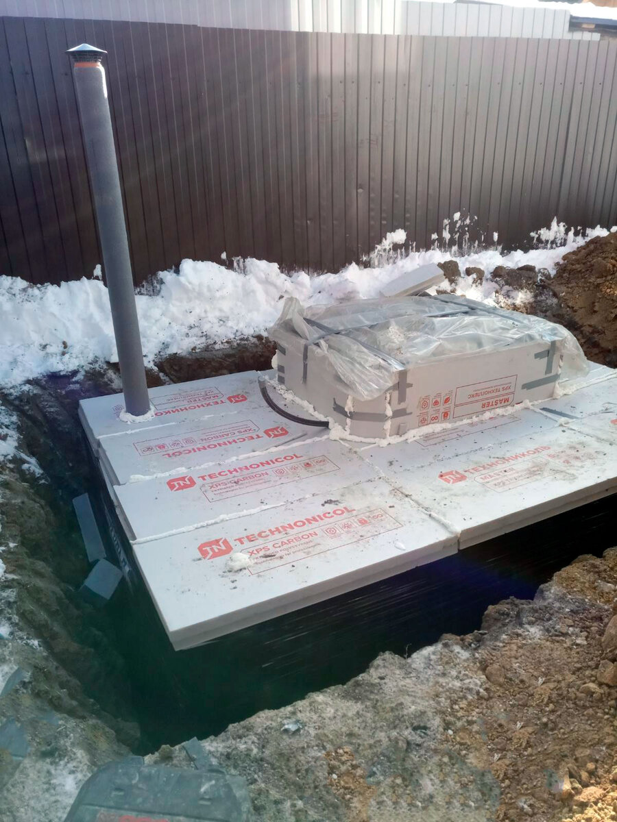 Зимний монтаж погреба Уралец-10 в комплектации Стандарт в деревне Малое Седельниково 9 марта 2021 года
