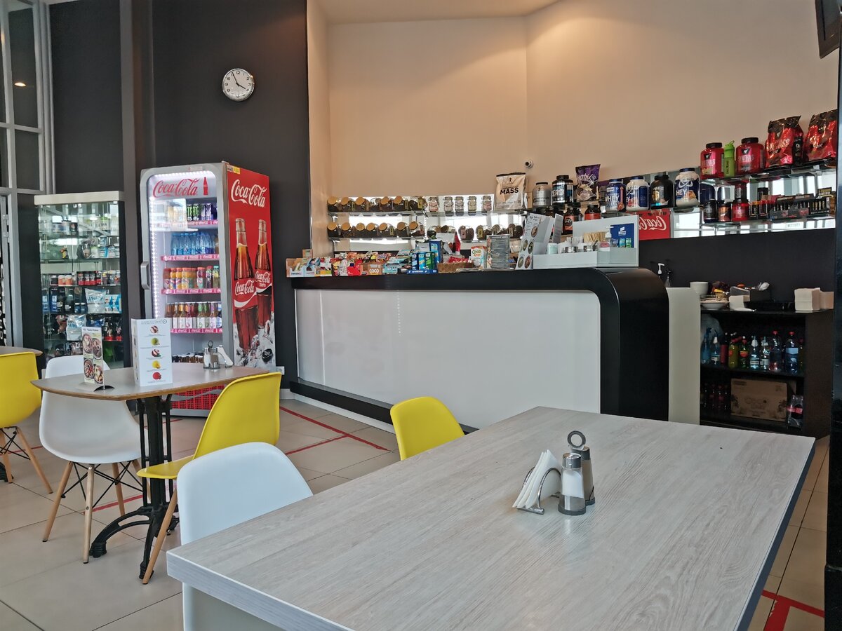 Кафе при фитнес клубе Alex fitness"