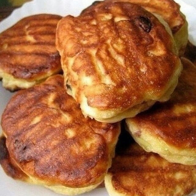 Оладьи из творога с изюмом 