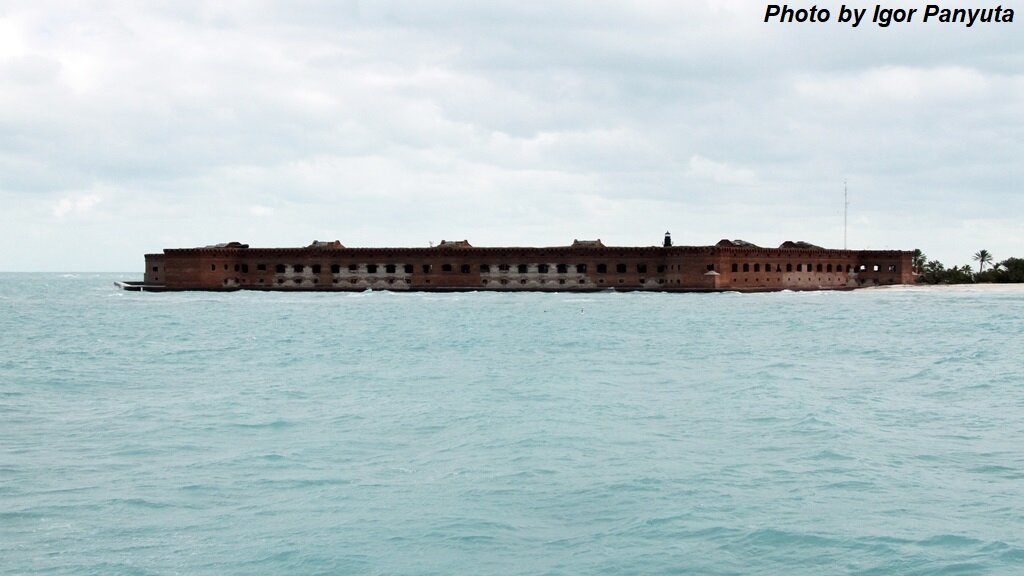 Форт Джефферсон на острове Гарден Ки, штат Флорида, США