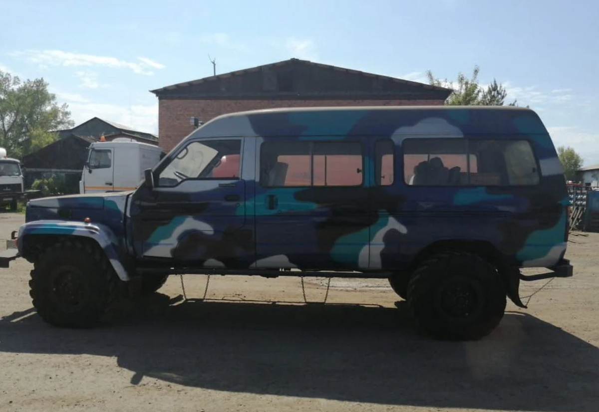 Вид сбоку. Прям смесь бульдога с носорогом:)) Фото с сайта Авито.ру.