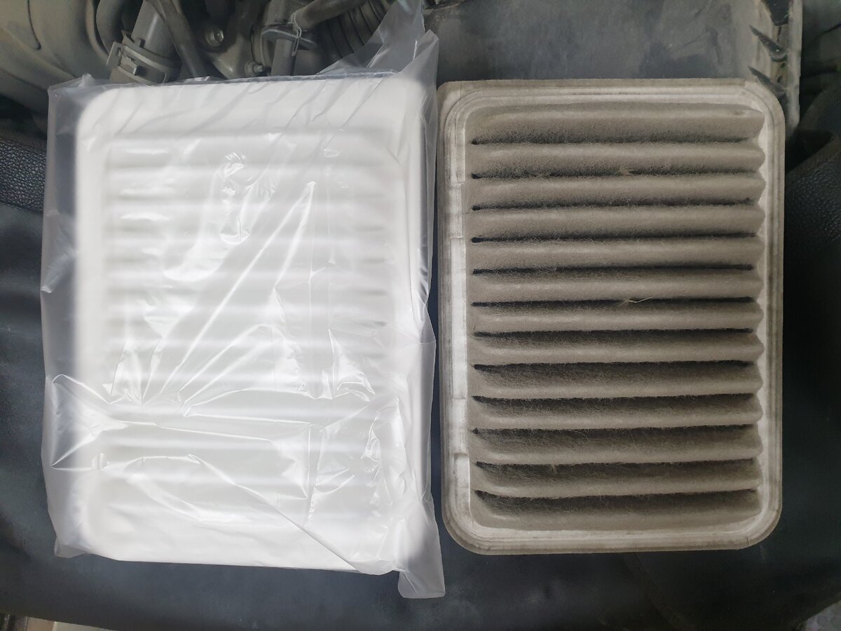 На этом фильтре наездели 9т.км. Вот в таком состоянии в срвнении с новым. Воздух практически не пропускает, как итог половины щупа масла нет.