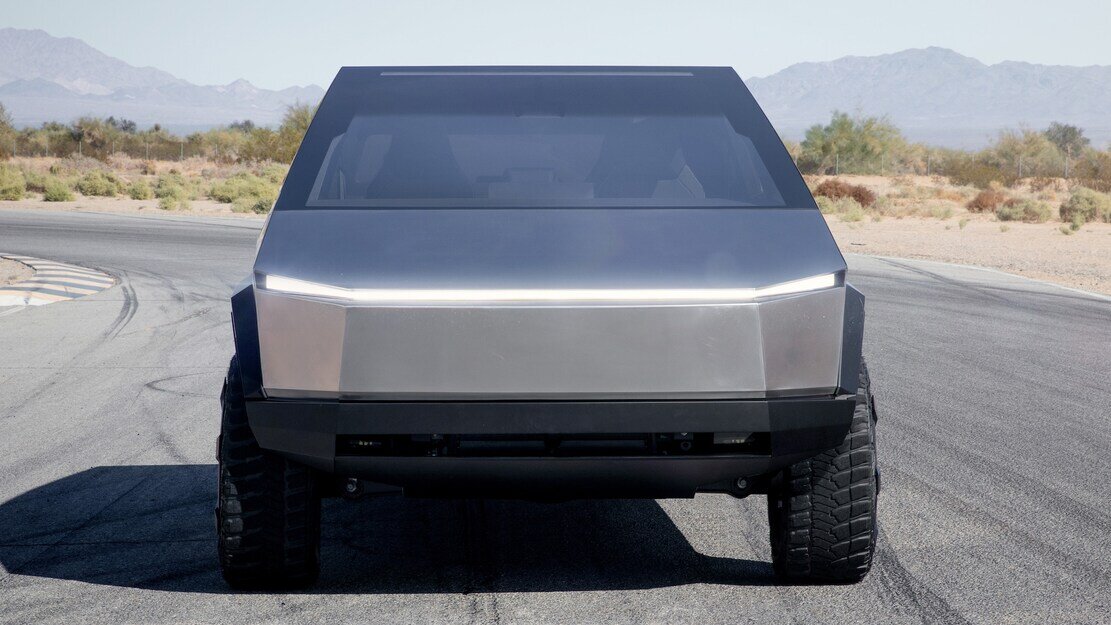 Этот автомобиль никого не оставит равнодушным! Cyberlandr - это внедорожный кемпер Funky-Rad от Tesla