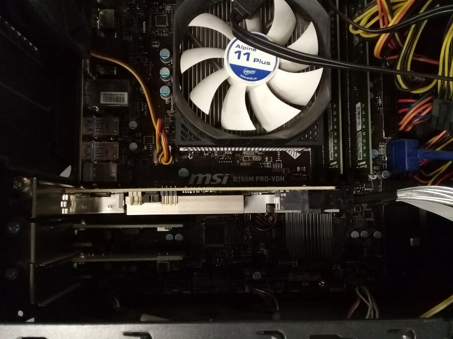 Подключить sas диск. Sas разъем. u2 sas контроллер. dell sc420 подключение sas. можно ли подключать sas диск на горячую.