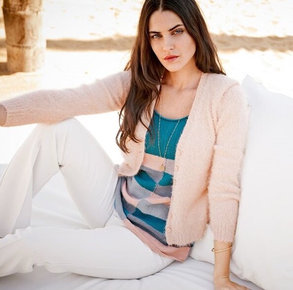 Фото: с сайта https://pepita.ru/2020/03/23/klassicheskij-zhaket-s-v-obraznym-vyrezom/