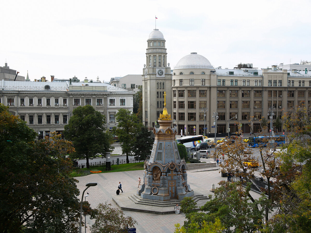Ильинские ворота в москве