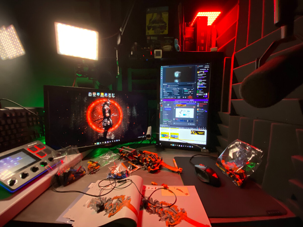 Фотография рабочего места JeySunTV