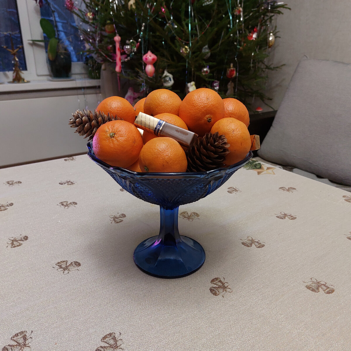 Праздничная ваза с мандаринами.