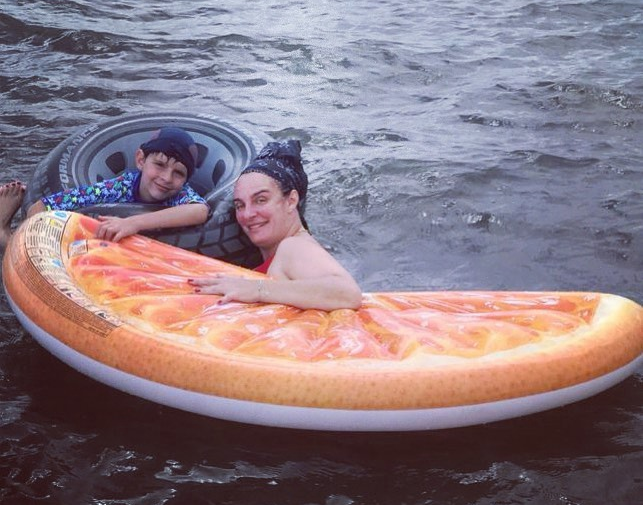 Певица любит отдыхать на море