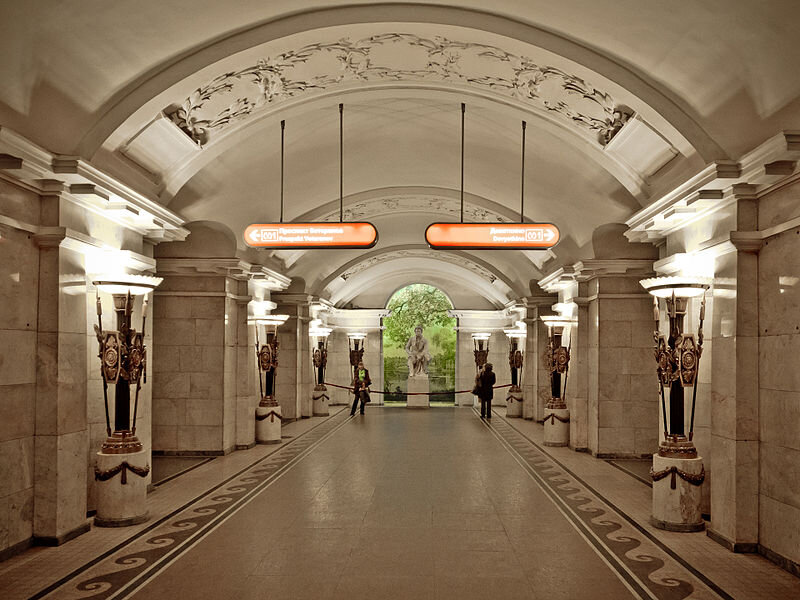 Станция "Пушкинская" Петербургского метрополитена (2011г.). Фото: Флерштейн, Wikimedia Commons