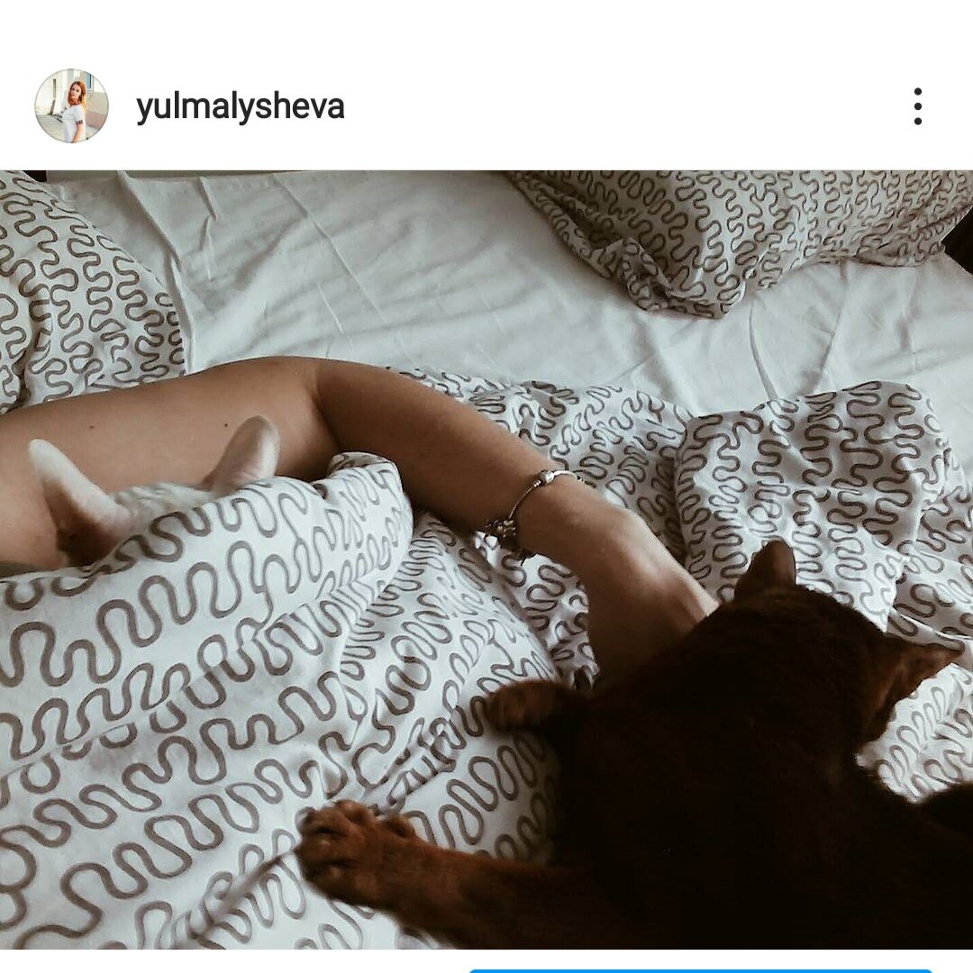 Сладкая парочка на законном месте - утром с мамой! 