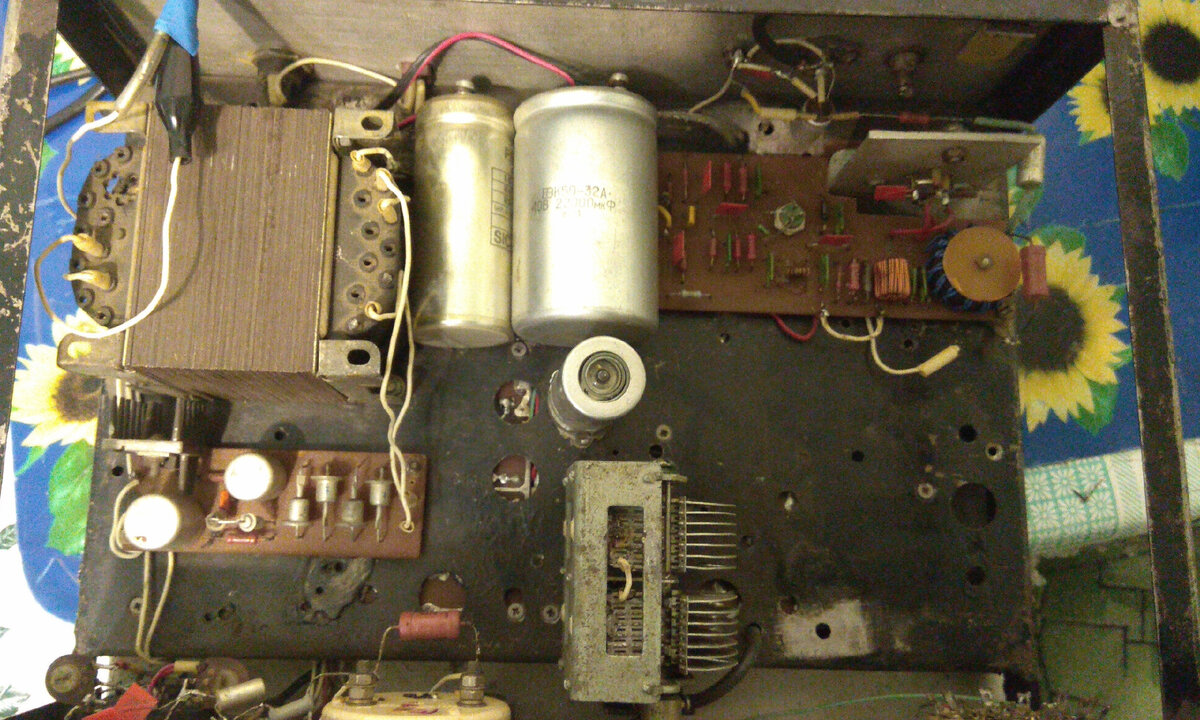 Вид сверху, со снятой крышки