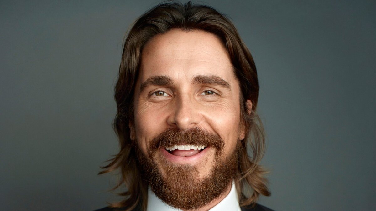 Кристиан Бэйл на обложке журнала Esquire