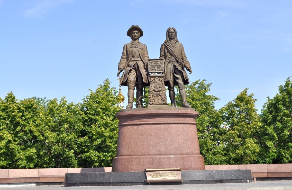 Памятник основателям города Татищеву и де Геннину. Фото: © Анна Кудрявцева 